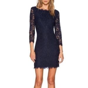 Dian Von Furstenberg Lace Zarita 3/4 Sleeve Dress Size 2 Made in USA 
Color blue